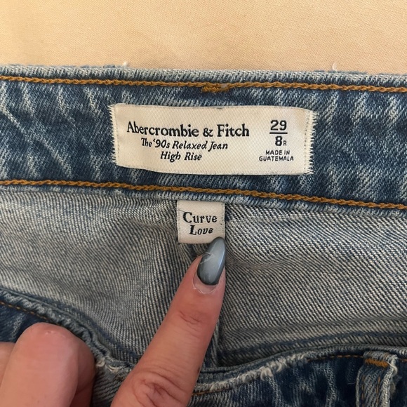 Abercrombie 90s relaxed curve love jeans size 29/8R - Picture 2 of 2
